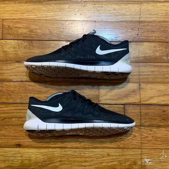 Nike Free - Picture 1 of 4